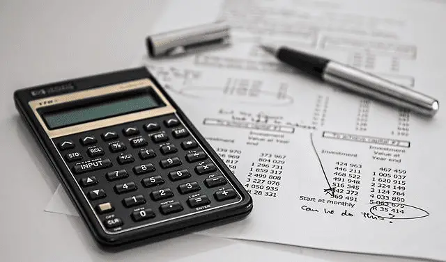 Decorative calculator on investment accounts